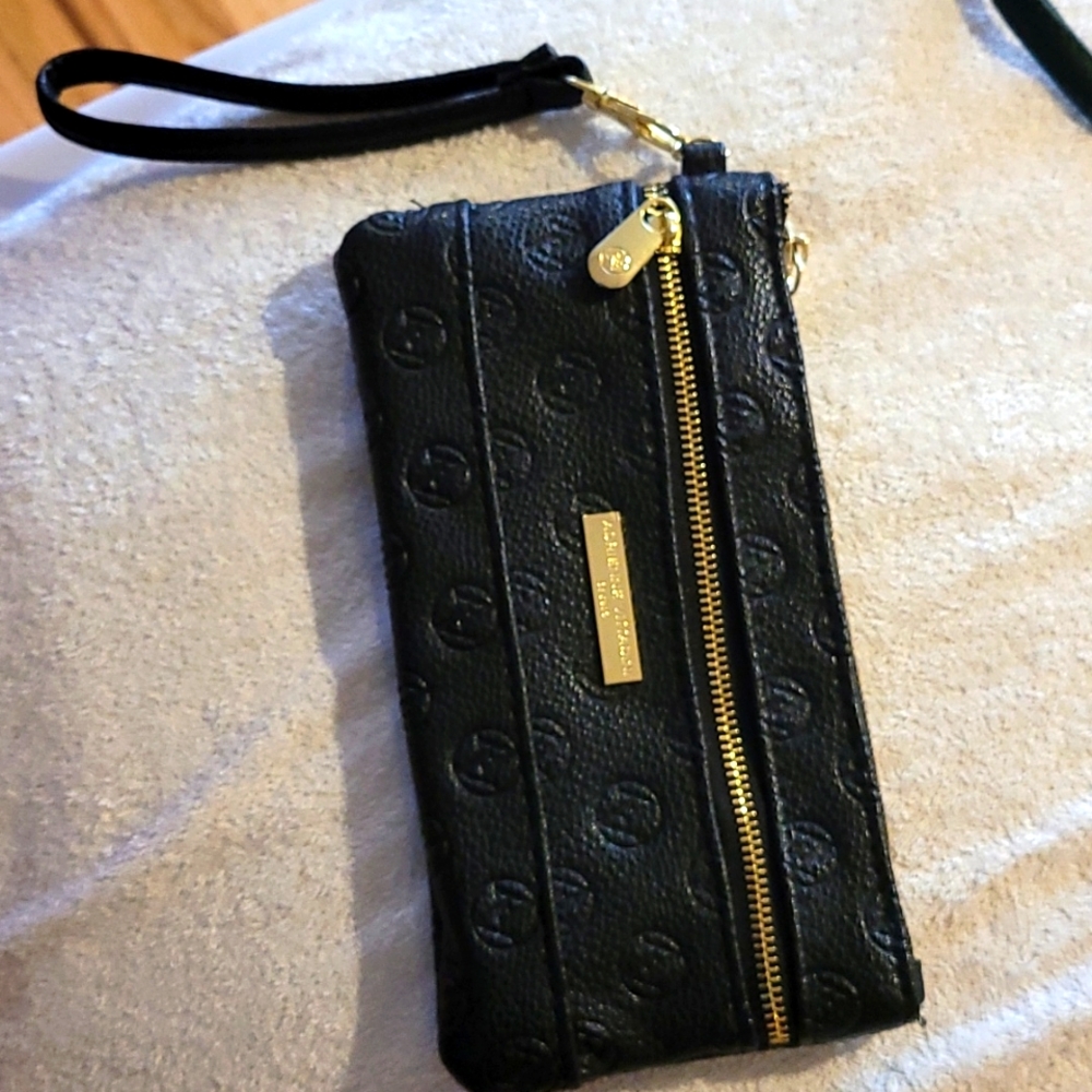 Adrienne Vittadini black wristlet